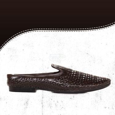 Pick any 1 Comfortable Stylish Sandals with Free Secure Wallet + Leatherite Watch + Sunglasses (SW91)